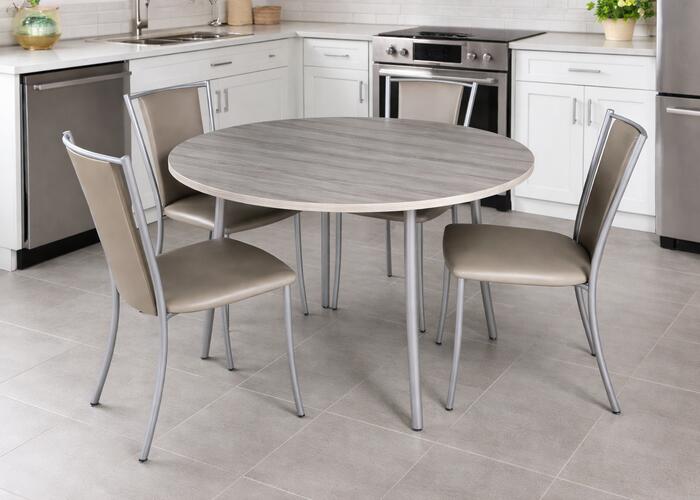 Grajewo ogłoszenia: Stół nie rozkładany (120cm średnica) + 4 skórzane, wygodne...